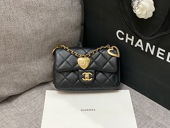 Chanel Mini Flap Bag Black Lambskin Gold 19x12x7cm