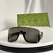 Gucci Mask Style Sunglasses in Black - 1