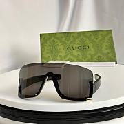 Gucci Mask Style Sunglasses in Black - 2