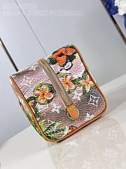 Louis Vuitton LV Clutch Flower 23 x 13 x 12 cm - 3