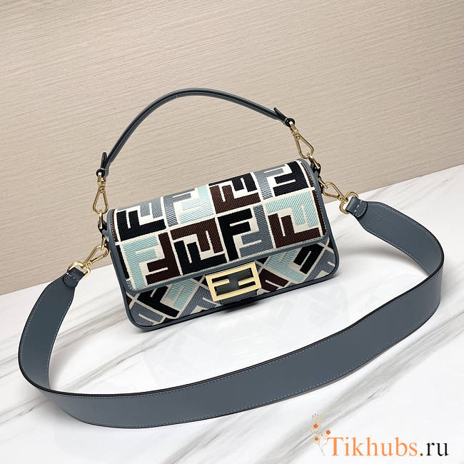 Fendi Baguette Embroidered Shoulder Bag Multicolor 27x6x14cm - 1