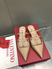 Valentino Garavani Smooth Leather Rockstud Beige Wispy Mules - 1