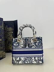 Dior Medium Lady D-Lite Bag White Navy Blue Jouy Soleil 24 x 20 x 11 cm - 2