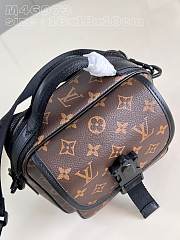 Louis Vuitton LV Quest Messenger Monogram 18 x 18 x 10 cm - 5