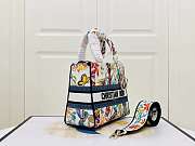 Dior Medium Lady D-Lite Bag White Multicolor Fantastica 24 x 20 x 11 cm - 5