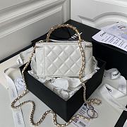 Chanel 24P Vanity Case White Lambskin 17cm - 2