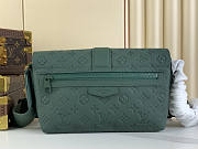 Louis Vuitton LV S-Cape Messenger Forest Green 28 x 16 x 10 cm  - 4