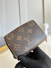 Louis Vuitton LV Lou Wallet Monogram 11.5 x 8.5 x 2.2 cm - 2