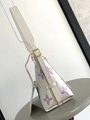 Louis Vuitton LV Carryall PM White Purple 29x24x12cm - 5