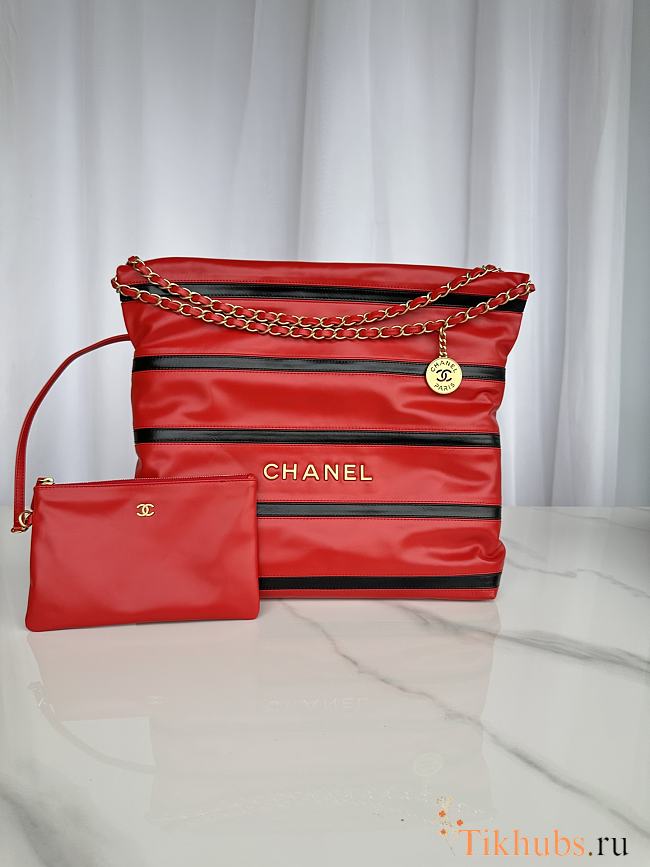 Chanel 22 Large Handbag Red Black 39x42x8cm - 1