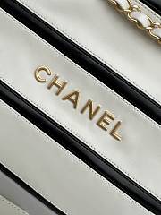 Chanel 22 Large Handbag White Black 39x42x8cm - 6