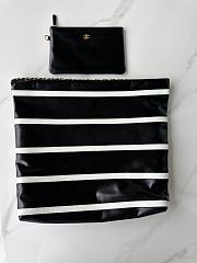 Chanel 22 Large Handbag Black White 39x42x8cm - 5