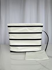 Chanel 22 Medium Handbag White Black 35x37x7cm - 4
