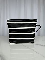 Chanel 22 Medium Handbag Black White 35x37x7cm - 3
