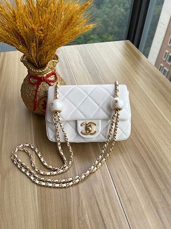 Chanel 24s Mini Flap Bag White Lambskin 17x11.5x5cm