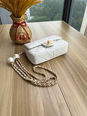 Chanel 24s Mini Flap Bag White Lambskin 17x11.5x5cm - 5