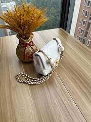 Chanel 24s Mini Flap Bag White Lambskin 17x11.5x5cm - 2