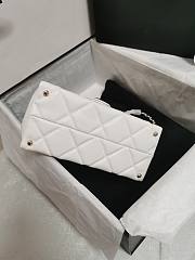 Chanel Box Bag Calfskin Gold White 21x16x9.5cm - 4