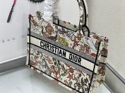 Dior Medium Book Tote White Multicolor 36cm - 2