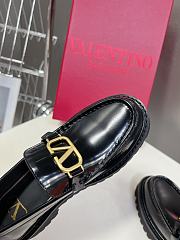 Valentino Garavani VLogo Medallion Leather Loafers - 3