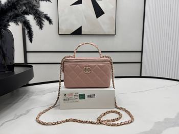 Chanel Vanity Case Pink Lambskin 17cm