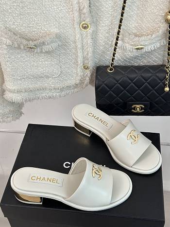 Chanel White Sandal Heel 4cm