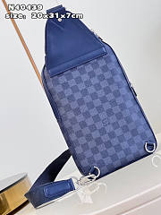 Louis Vuitton LV Avenue Slingbag NM Blue 31x20x7cm - 5