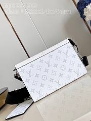 Louis Vuitton LV Gaston Bag White 22 x 14.5 x 4.5 cm - 5