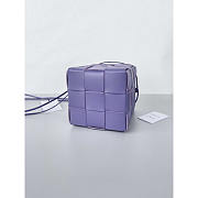 Bottega Veneta Cassette Cross-Body Bucket Bag Purple 19x14x13cm - 4