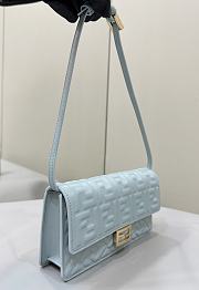 Fendi Baguette Bag Light Blue Chain 21x5x11.5cm - 4