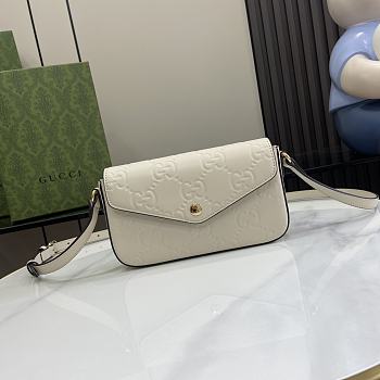 Gucci GG Super Mini Shoulder Bag White 21x13.5x3cm