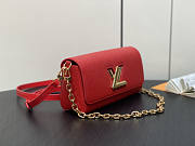 Louis Vuitton LV Twist West Pochette Red 19 x 10.5 x 6.5 cm - 5