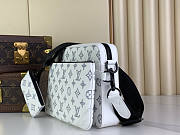 Louis Vuitton LV Trio Messenger G65 White 25 x 18.5 x 7 cm - 4