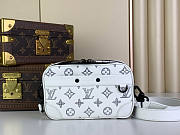 Louis Vuitton LV Alpha G65 White 11 x 18.5 x 6.5 cm - 1