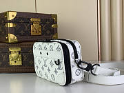 Louis Vuitton LV Alpha G65 White 11 x 18.5 x 6.5 cm - 3