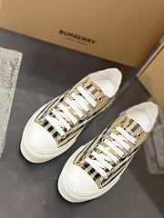 Burberry Sneaker  - 2