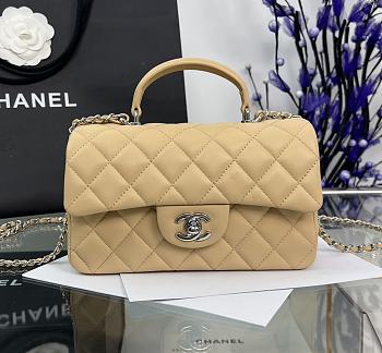 Chanel Top Handle Beige Silver Lambskin 20x14x7cm