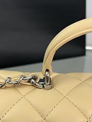 Chanel Top Handle Beige Silver Lambskin 20x14x7cm - 2