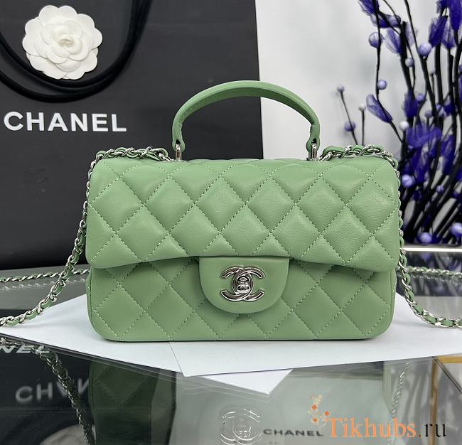 Chanel Top Handle Green Silver Lambskin 20x14x7cm - 1