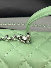 Chanel Top Handle Green Silver Lambskin 20x14x7cm - 2