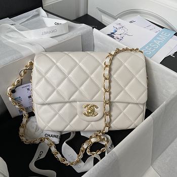 Chanel 23B Flap Bag White Gold Lambskin 23x16x10cm