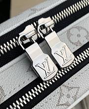 Louis Vuitton LV Alpha Messenger Taigarama White 24 x 16 x 8 cm - 6