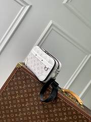 Louis Vuitton LV Alpha Messenger Taigarama White 24 x 16 x 8 cm - 3