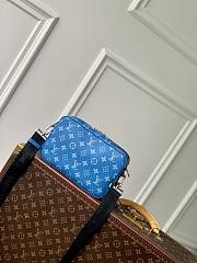 Louis Vuitton LV Alpha Messenger Taigarama Blue 24 x 16 x 8 cm - 3