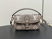 Louis Vuitton LV Nano Diane Tourterelle Beige 19 x 10.5 x 6 cm - 1