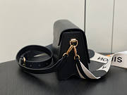 Louis Vuitton LV Twist MM Black Epi Smooth 23 x 17 x 9.5 cm - 5