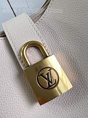 Louis Vuitton LV Low Key Shoulder Bag White 26 x 18 x 7 cm - 2