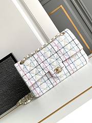 Chanel Medium Flap Bag White Tweed 25cm - 1