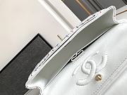 Chanel Medium Flap Bag White Tweed 25cm - 6