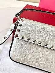 Valentino Garavani Rockstud White Bag 19x13.5x3cm - 5